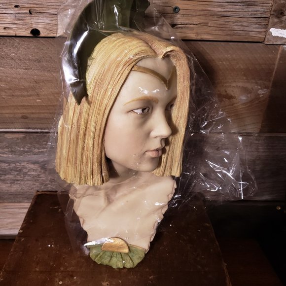 Flambro  USA 4 Seasons Spring Elf Bust Sculpture by Michael Talbot - Picture 8 of 9